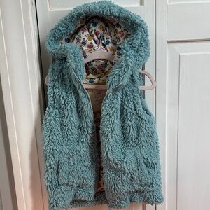 Mini Boden Sherpa fleece vest